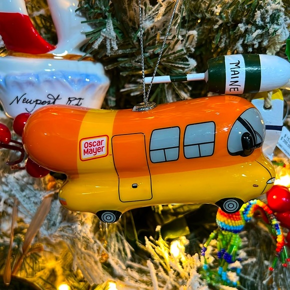 NWT Oscar Mayer Wienermobile Christmas Ornament - Picture 1 of 5